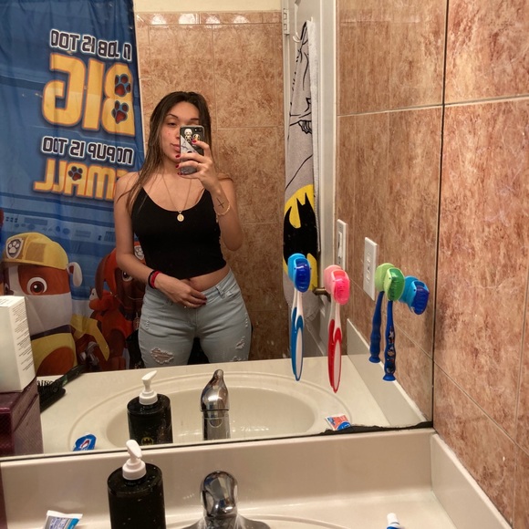 Meet your Posher, Nicole - Picture 1 of 1